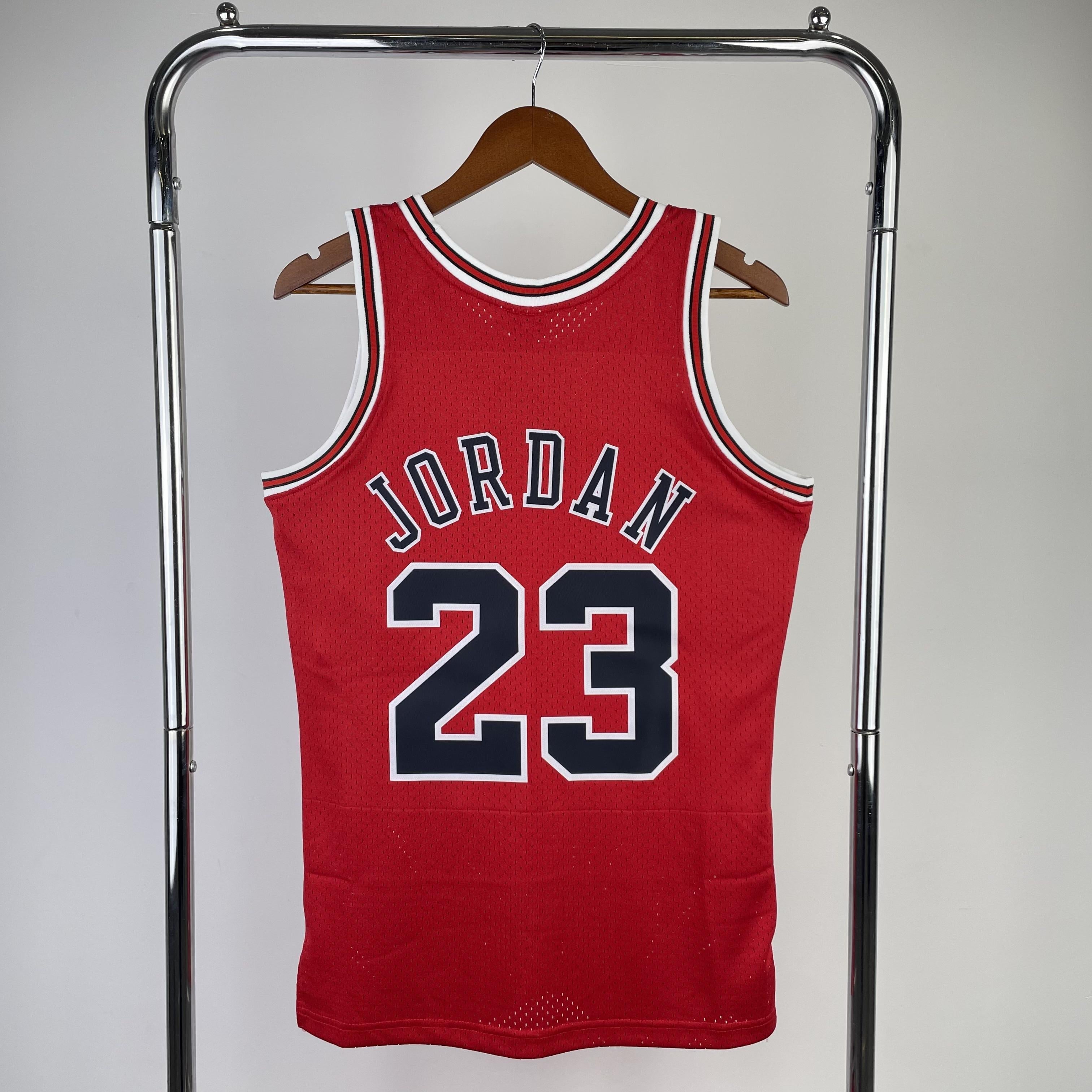 Regata Mitchell & Ness  Chicago Bulls 1986-1987 Vermelha