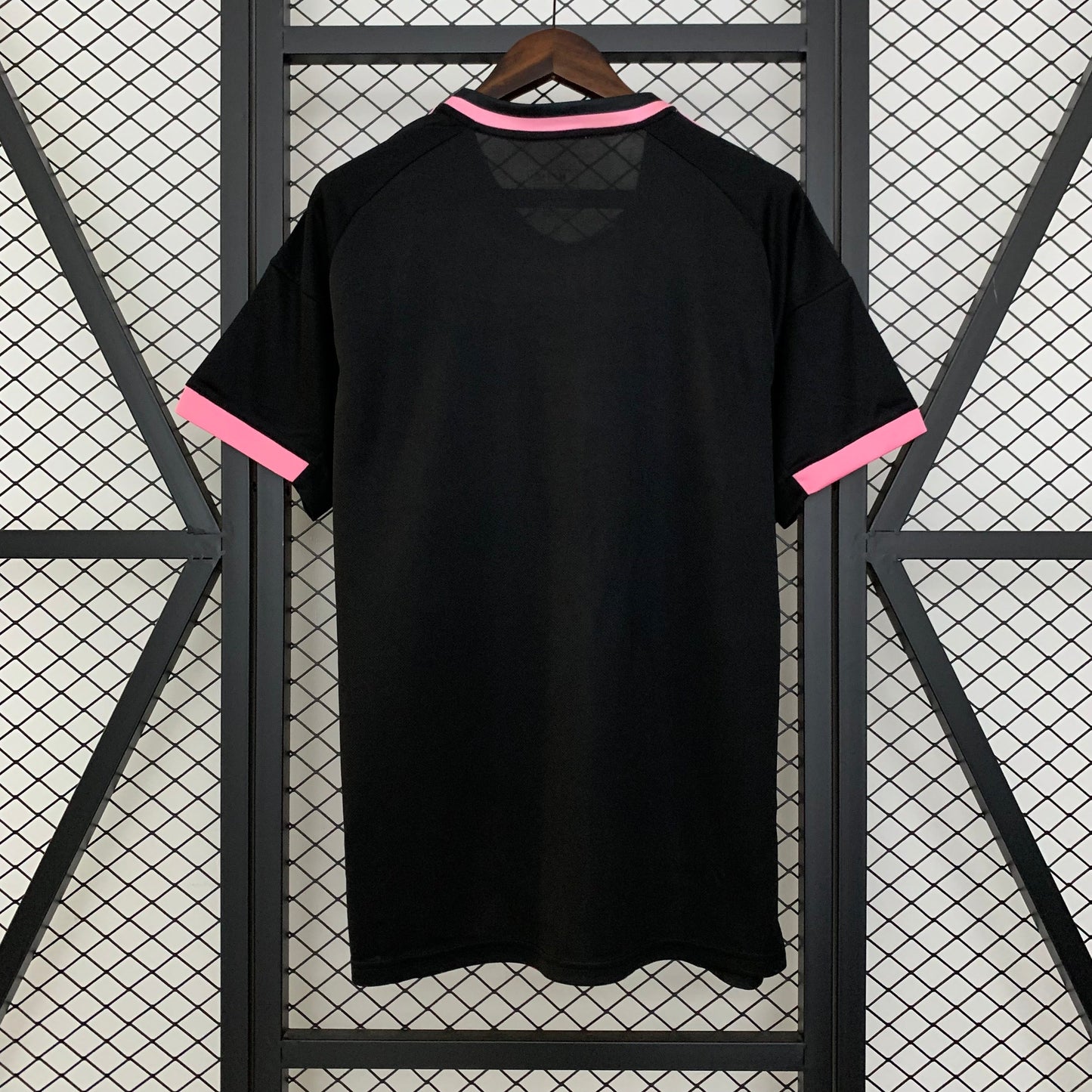 Camisa Real Madrid 25/26 Special Edition - Rosa e Preto
